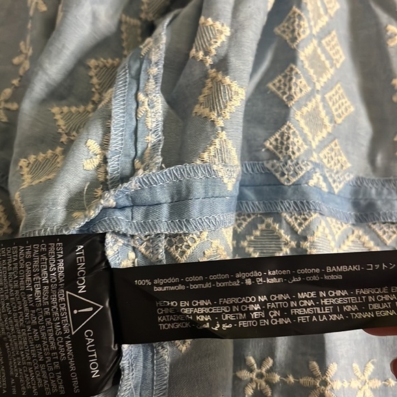 Zara Woman’s Blue Printed Button Down Blouse Size XS - Picture 5 of 5